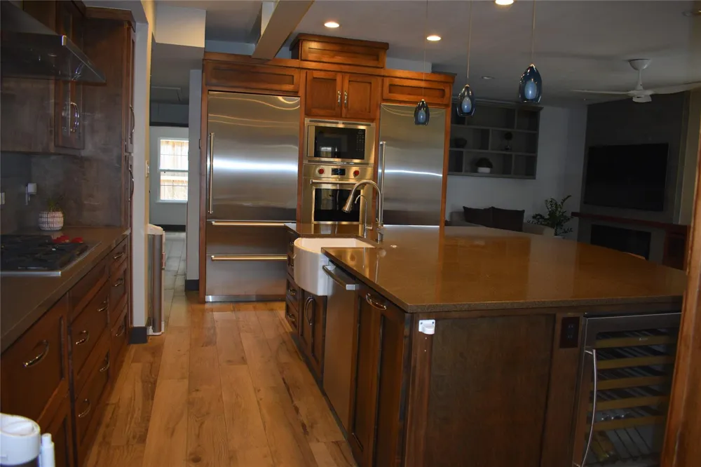 4521 Maple Street Bellaire, TX 77401