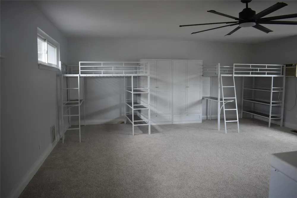 4521 Maple Street Bellaire, TX 77401
