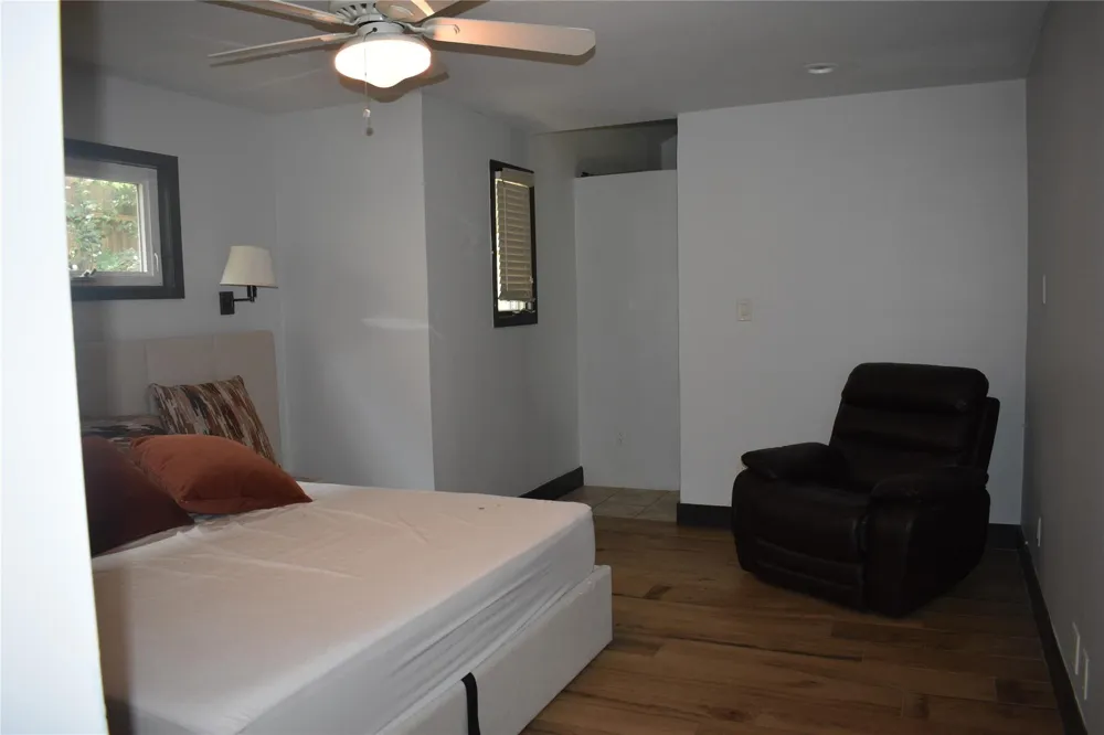 4521 Maple Street Bellaire, TX 77401