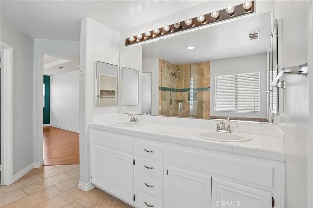 21117 Oakleaf Canyon Drive Newhall, CA 91321