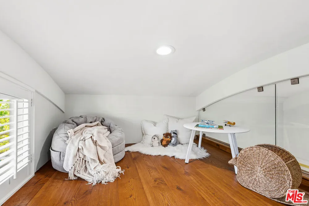 13233 Fiji Way #H Marina del Rey, CA 90292