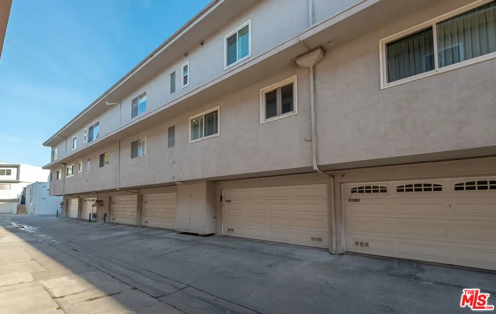 13233 Fiji Way #H Marina del Rey, CA 90292