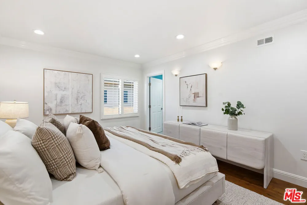 13233 Fiji Way #H Marina del Rey, CA 90292