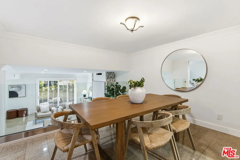 13233 Fiji Way #H Marina del Rey, CA 90292