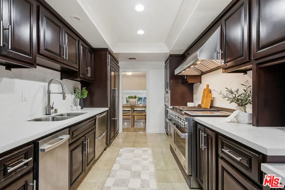 13233 Fiji Way #H Marina del Rey, CA 90292
