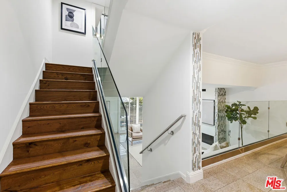13233 Fiji Way #H Marina del Rey, CA 90292
