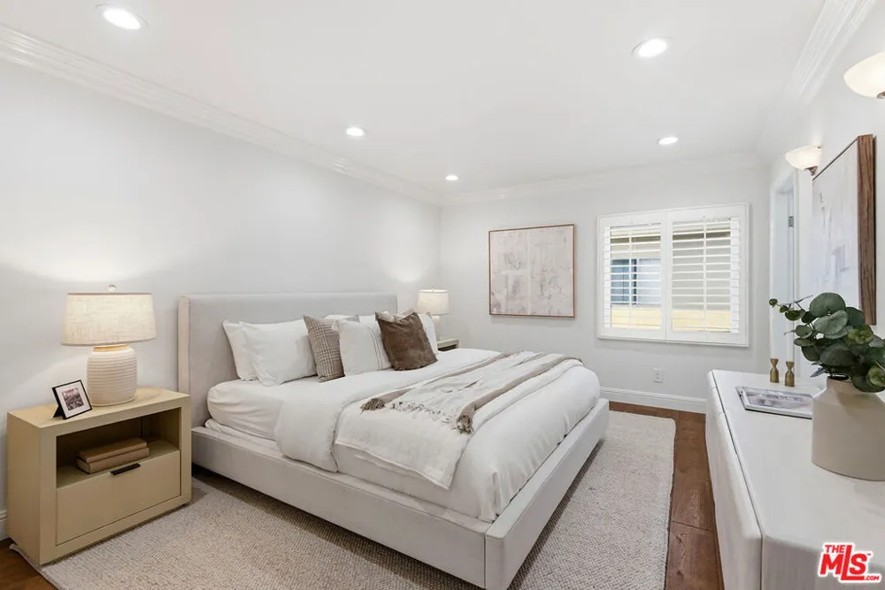 13233 Fiji Way #H Marina del Rey, CA 90292