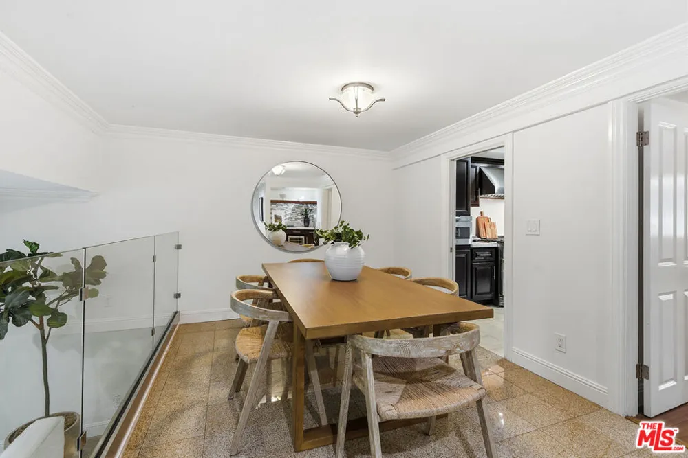 13233 Fiji Way #H Marina del Rey, CA 90292
