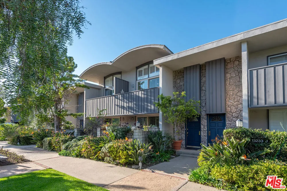 13233 Fiji Way #H Marina del Rey, CA 90292