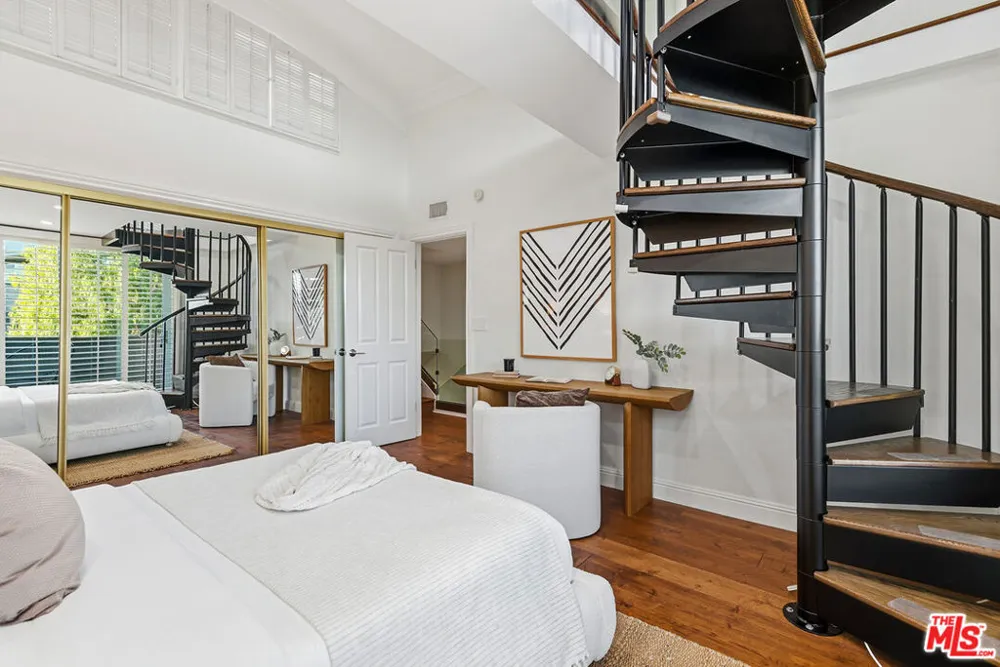13233 Fiji Way #H Marina del Rey, CA 90292