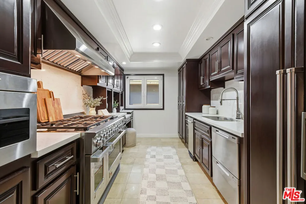 13233 Fiji Way #H Marina del Rey, CA 90292