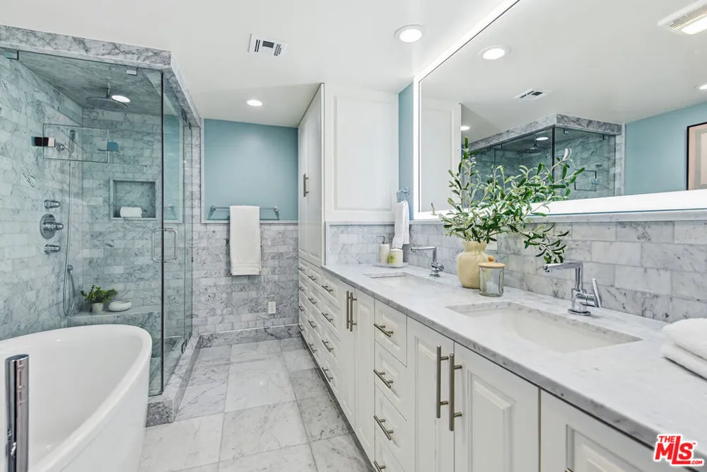 13233 Fiji Way #H Marina del Rey, CA 90292