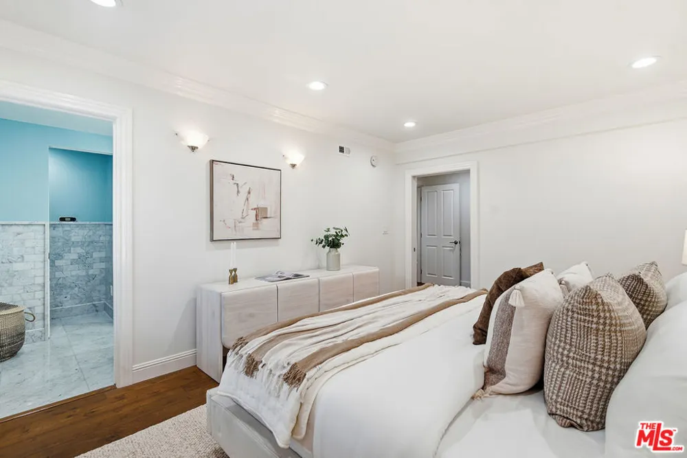 13233 Fiji Way #H Marina del Rey, CA 90292