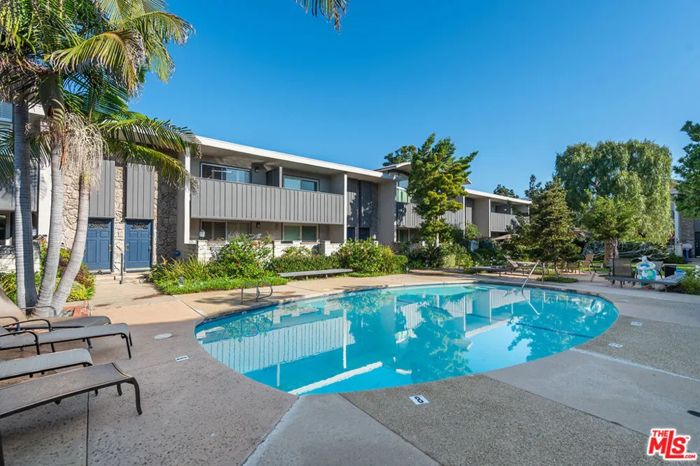 13233 Fiji Way #H Marina del Rey, CA 90292