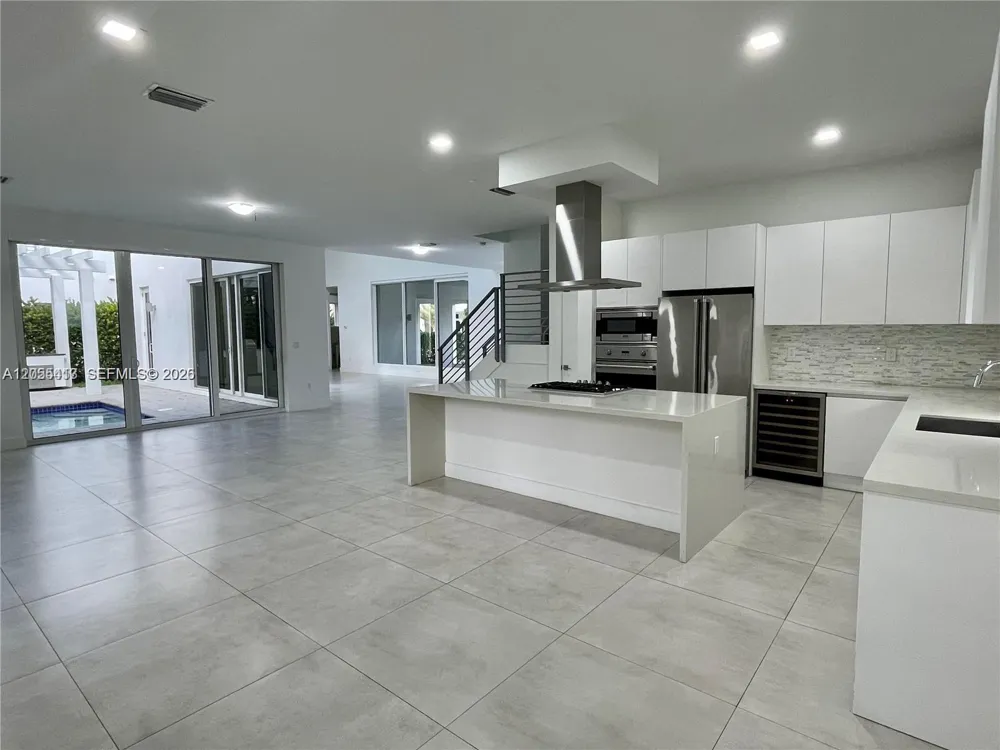 10250 NW 74th Ter #0 Doral, FL 33178