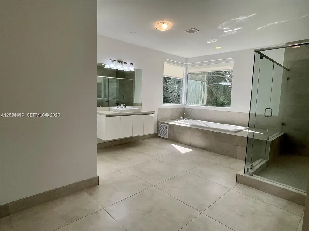 10250 NW 74th Ter #0 Doral, FL 33178