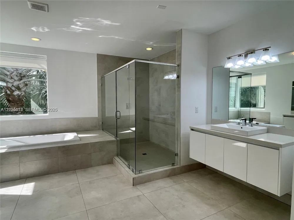 10250 NW 74th Ter #0 Doral, FL 33178
