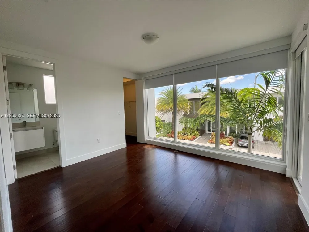 10250 NW 74th Ter #0 Doral, FL 33178