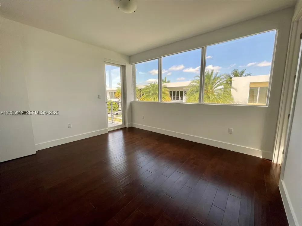 10250 NW 74th Ter #0 Doral, FL 33178