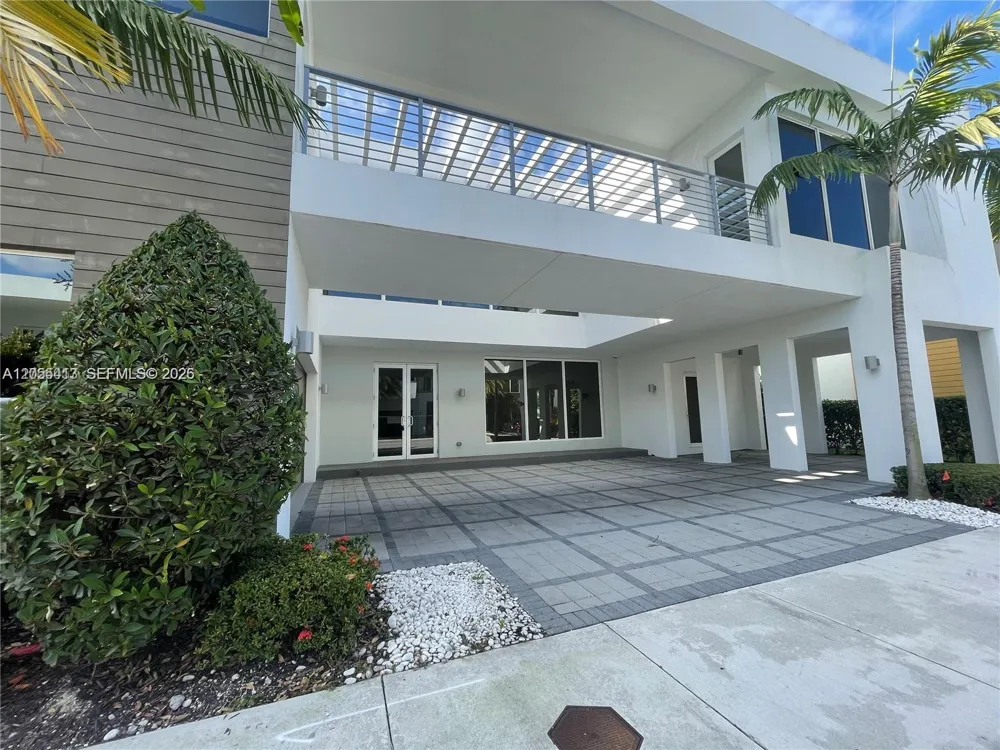 10250 NW 74th Ter #0 Doral, FL 33178