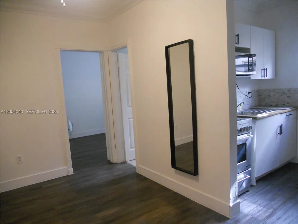 1043 NW 2nd St #9 Miami, FL 33128