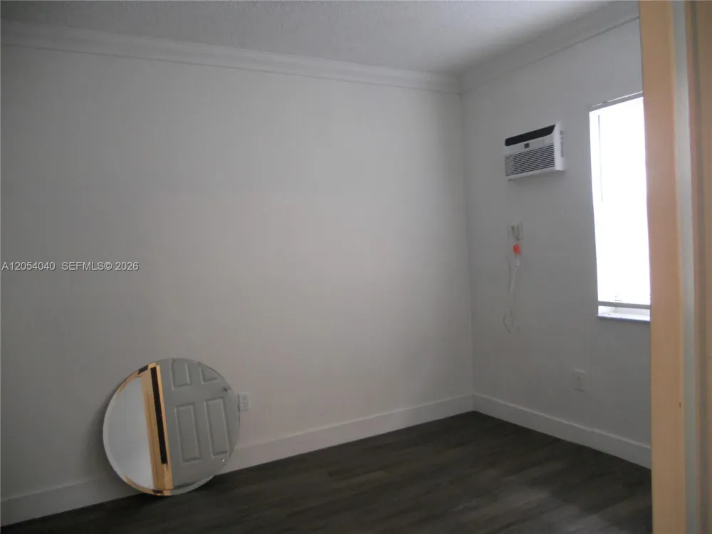 1043 NW 2nd St #9 Miami, FL 33128