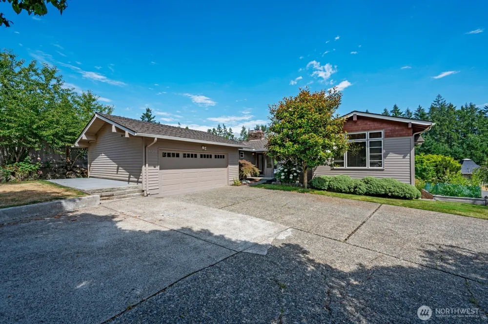 17236 NE 6th Place Bellevue, WA 98008