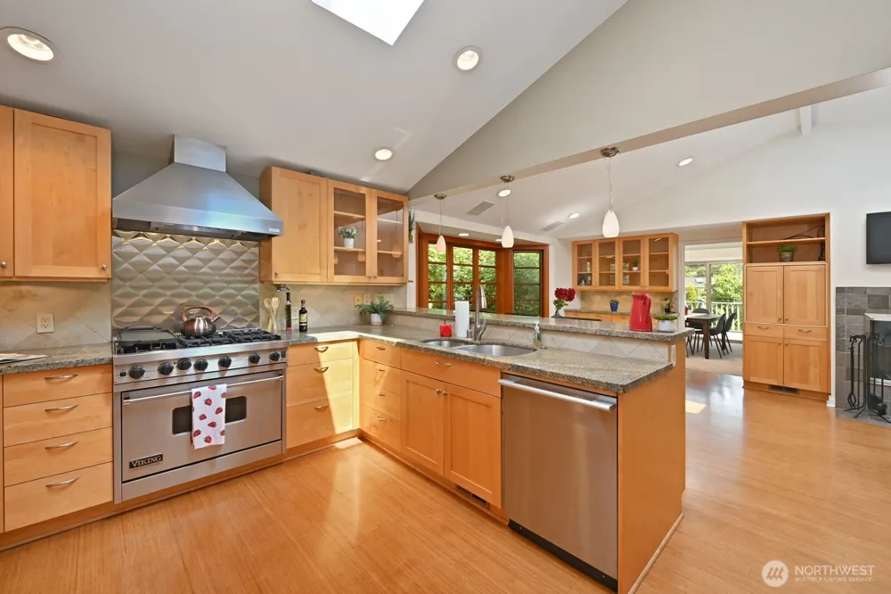 17236 NE 6th Place Bellevue, WA 98008