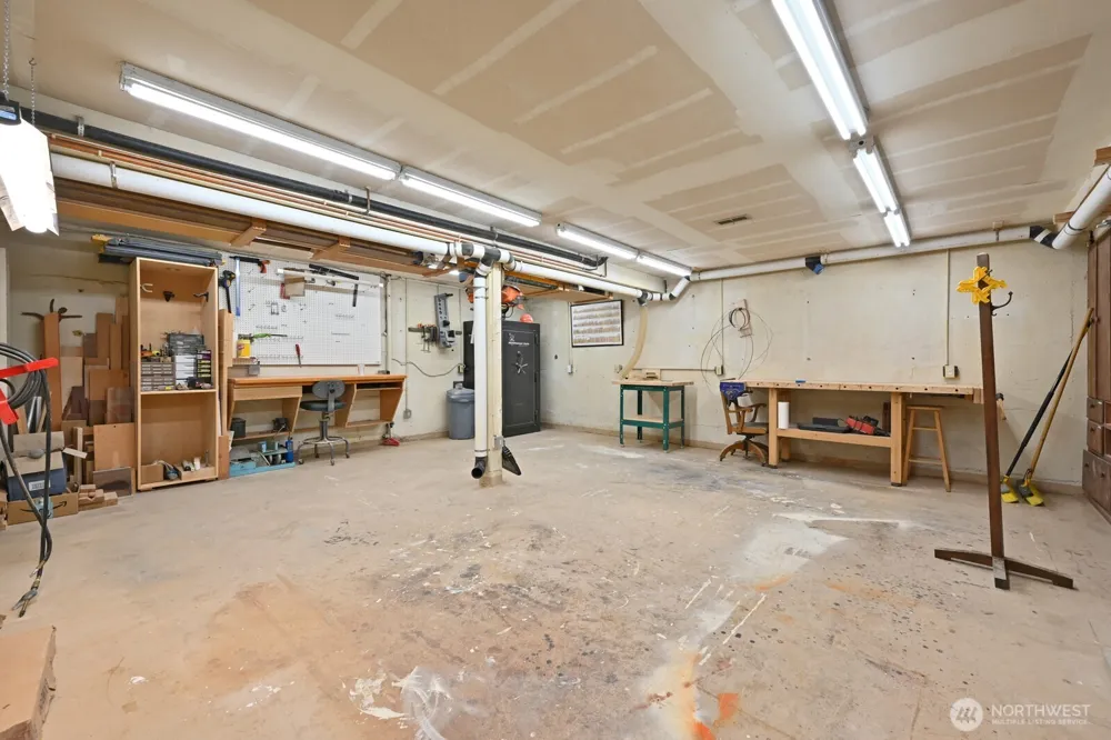 17236 NE 6th Place Bellevue, WA 98008