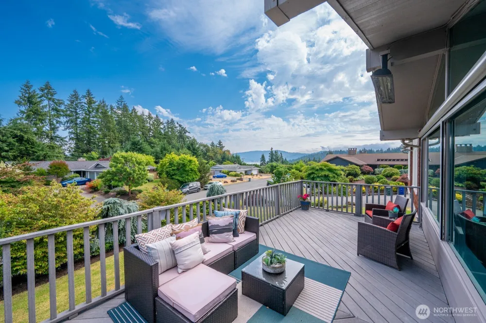 17236 NE 6th Place Bellevue, WA 98008