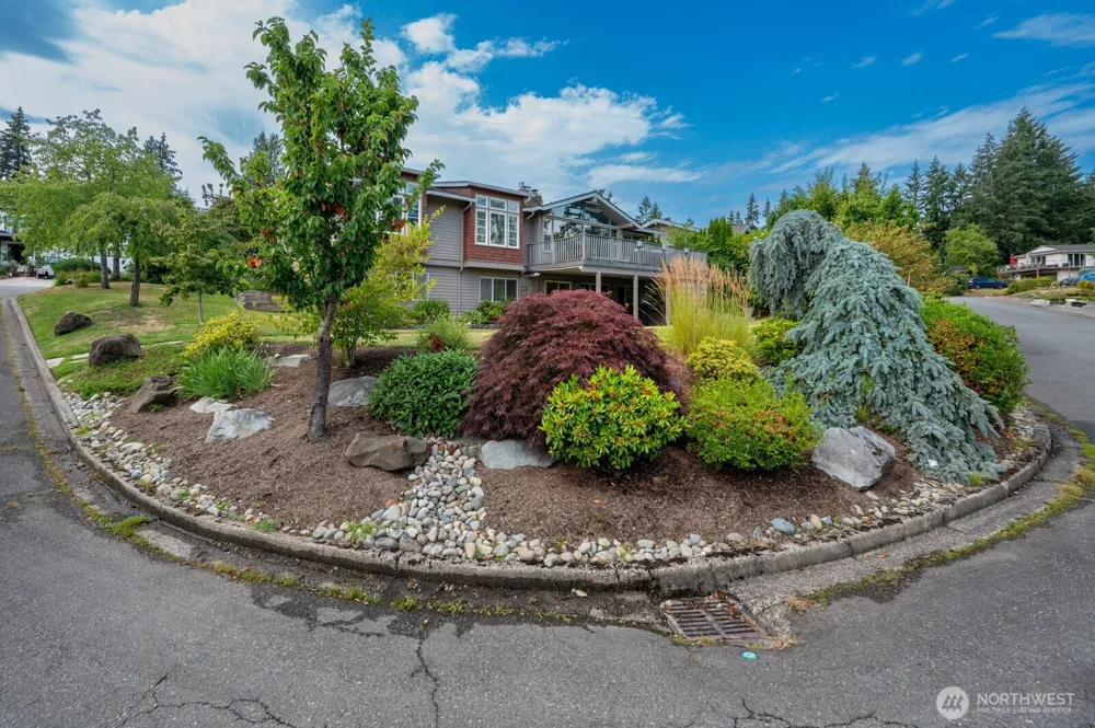 17236 NE 6th Place Bellevue, WA 98008