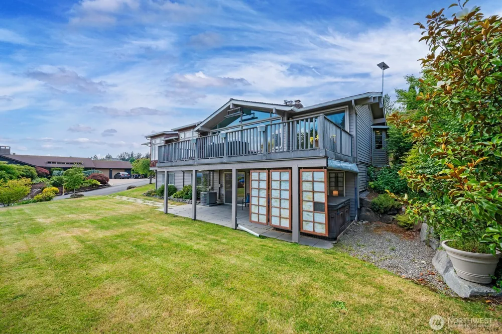 17236 NE 6th Place Bellevue, WA 98008