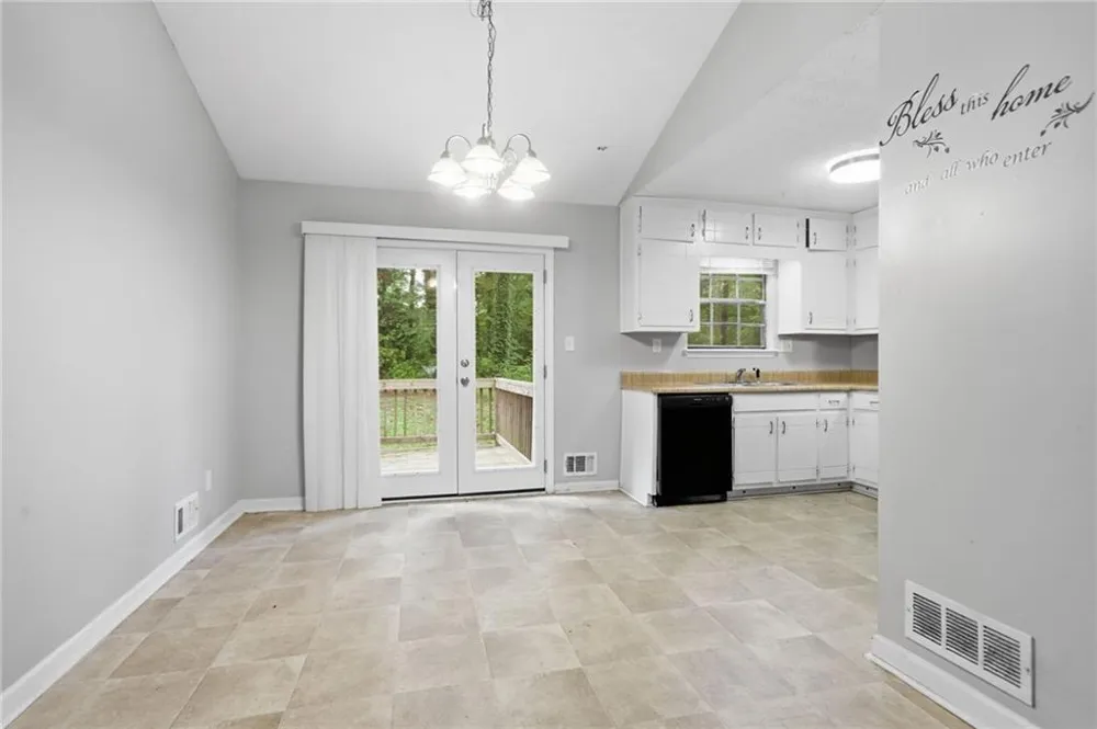 5516 Liberty Road Union City, GA 30291
