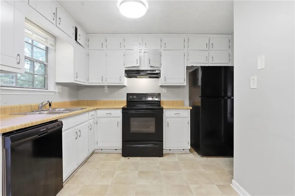 5516 Liberty Road Union City, GA 30291