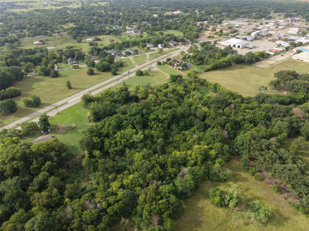 408 fly Street Seagoville, TX 75159