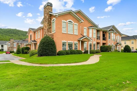 901 Renaissance Court