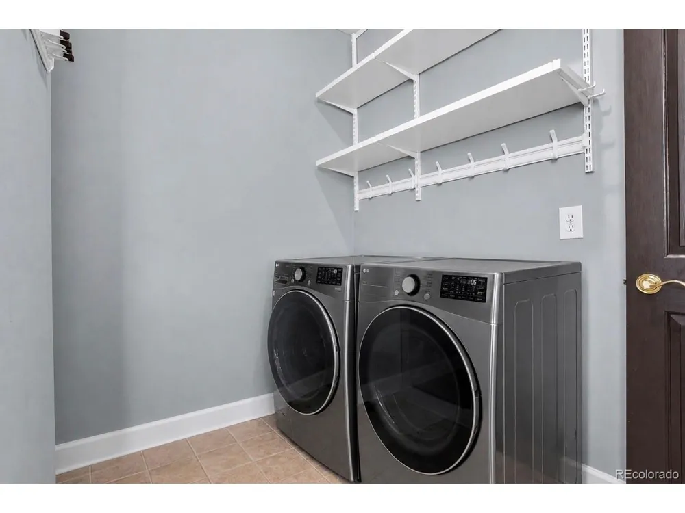 6369 Apache Drive Larkspur, CO 80118
