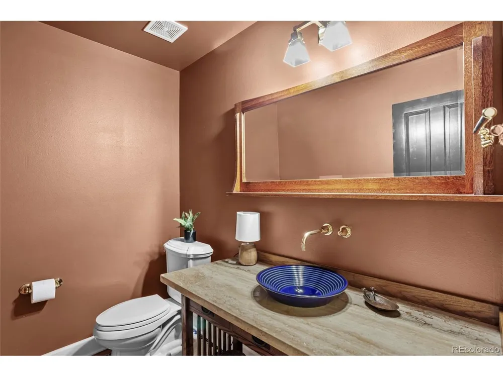 6369 Apache Drive Larkspur, CO 80118