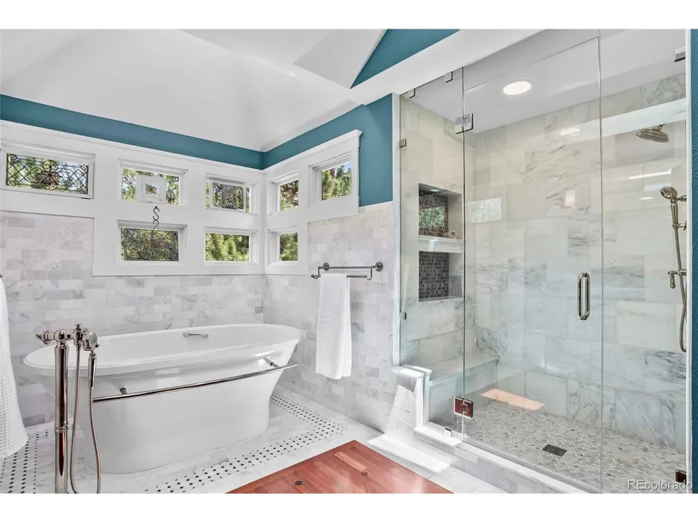 6369 Apache Drive Larkspur, CO 80118