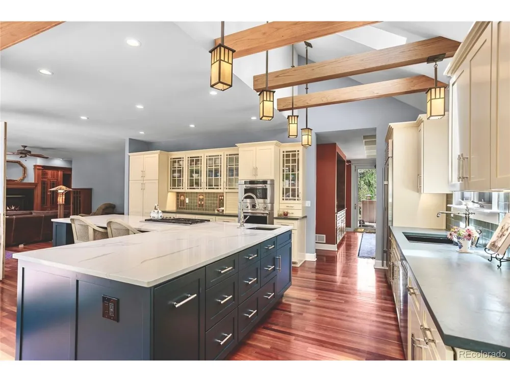 6369 Apache Drive Larkspur, CO 80118