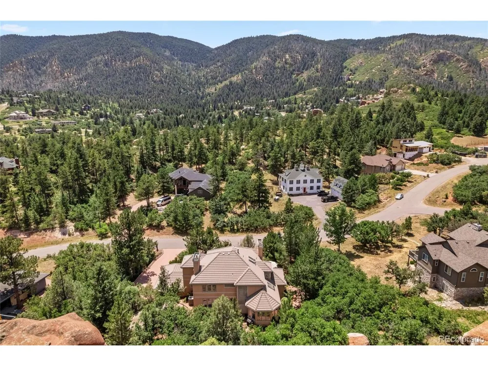 6369 Apache Drive Larkspur, CO 80118