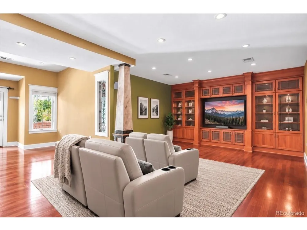 6369 Apache Drive Larkspur, CO 80118