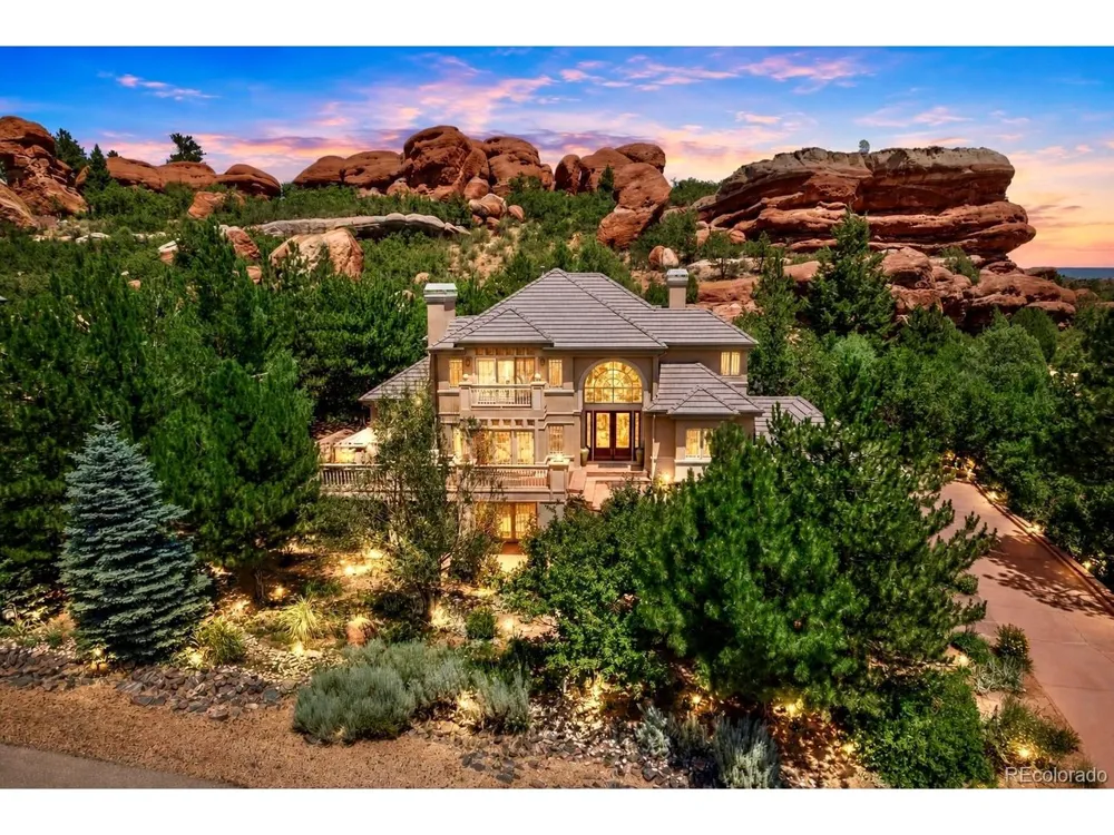 6369 Apache Drive Larkspur, CO 80118