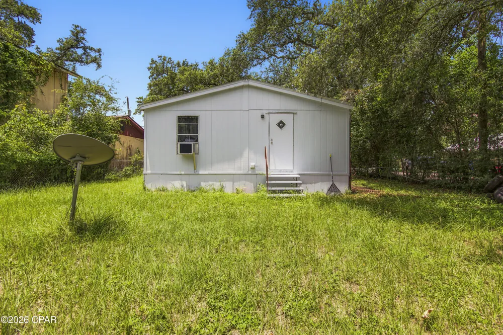 744 Sheffield Avenue Panama City, FL 32401