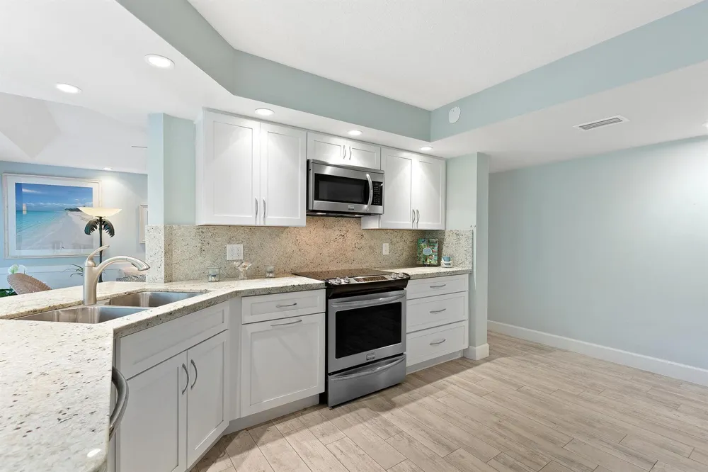 204 SEA OATS DRIVE #D Juno Beach, FL 33408