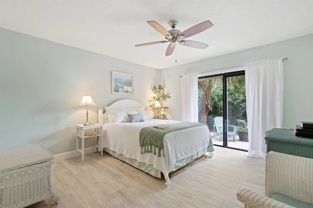 204 SEA OATS DRIVE #D Juno Beach, FL 33408