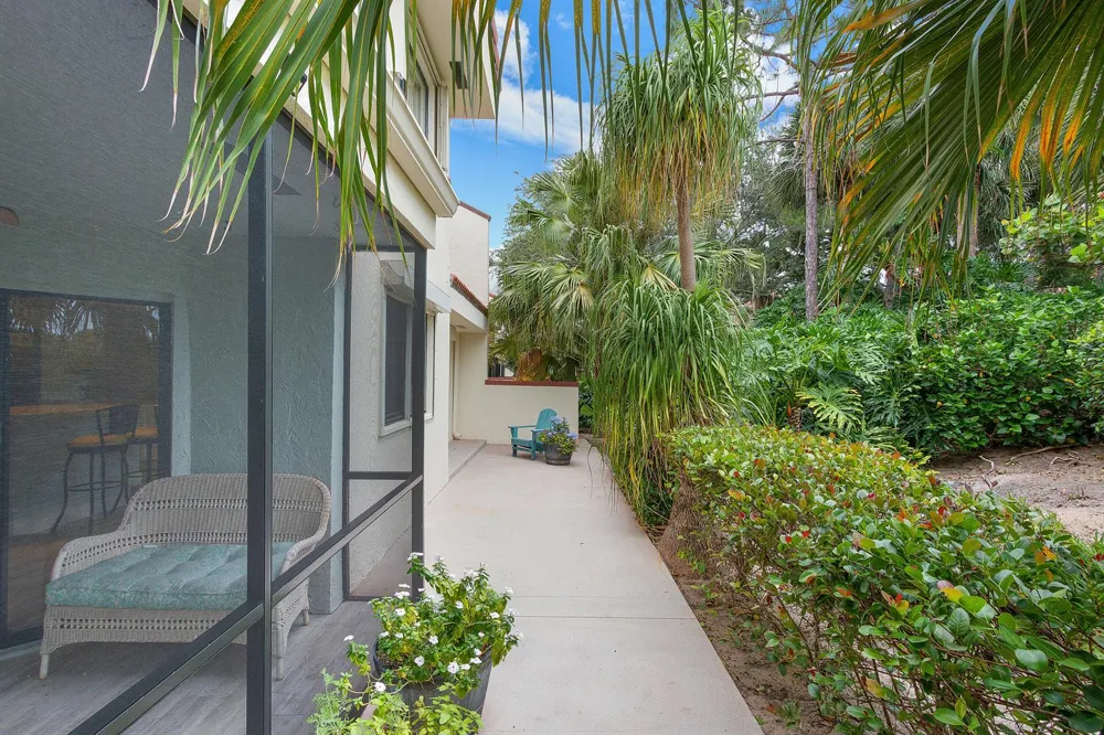 204 SEA OATS DRIVE #D Juno Beach, FL 33408