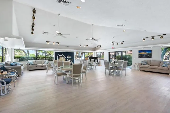 204 SEA OATS DRIVE #D Juno Beach, FL 33408