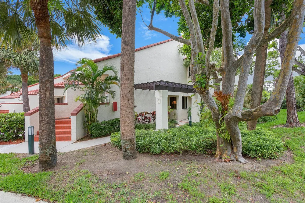 204 SEA OATS DRIVE #D Juno Beach, FL 33408