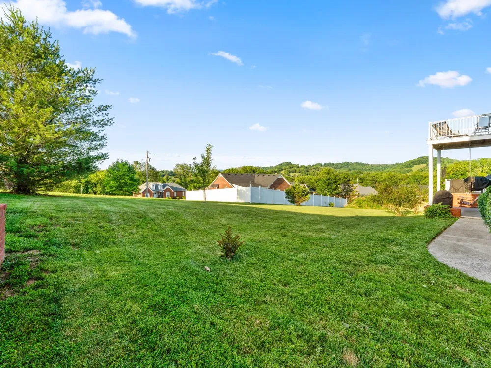 117 Pin Oak Dr Woodbury, TN 37190